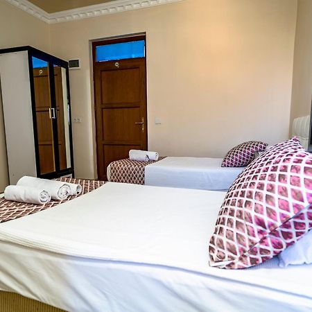 Elvin Otel Side Bagian luar foto