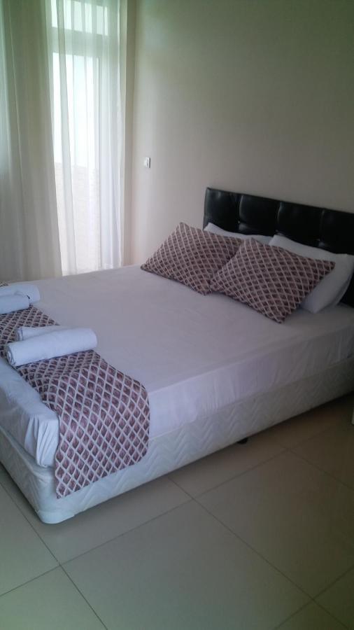 Elvin Otel Side Bagian luar foto